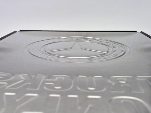 Mercedes - Benz - doar camioane - placă metalică (30x40cm)