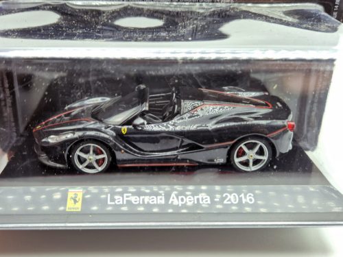 Ferrari LaFerrari Aperta anul 2016 negru 1:43 Altaya