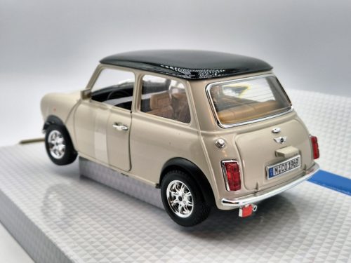 Mini Cooper (1969) - Bburago - 1:16 1/16 mașinuță de model