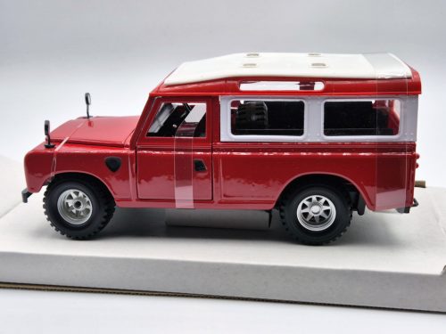 Land Rover seria II - Bburago - 1:24