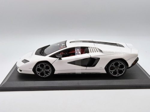 Lamborghini Countach Lpi 800-4 (2021) - Maisto - 1:18
