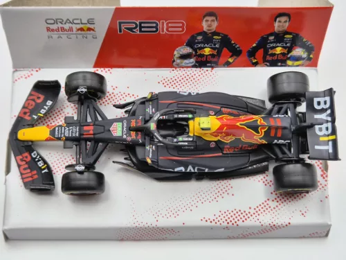 Red Bull F1 RB18 #11 (2022) - Sergio Perez - Bburago - 1:43