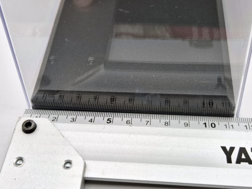 Vitrină - pentru afișarea unei mașini model la scară 1:24 (25.5 x 11.5 x 8.8 cm)