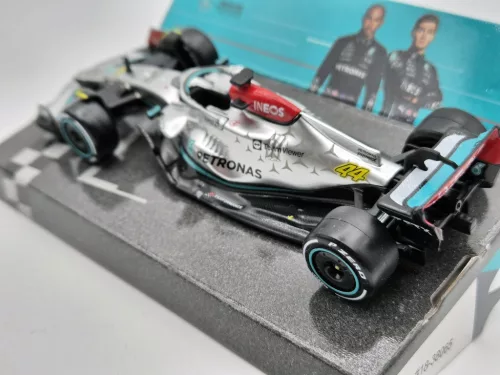 Mercedes - AMG Petronas F1 W13E #44 (2022) - Lewis Hamilton - Bburago - 1:43