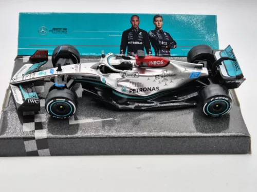 Mercedes - AMG Petronas F1 W13E #63 (2022) - George Russel - Bburago - 1:43