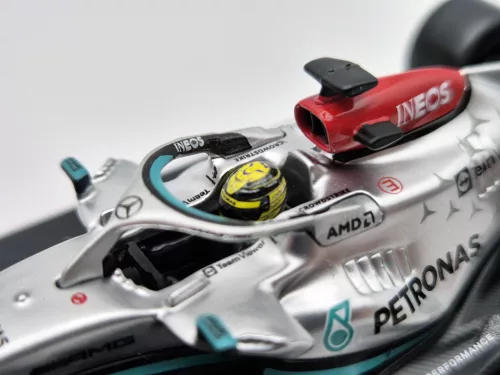 Mercedes - AMG Petronas F1 W13E #44 (2022) - Lewis Hamilton - CU PILOT - Bburago - 1:43