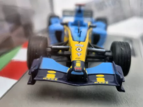 Renault R24 F1 #7 (2004) - Jarno Trulli - Altaya - 1:43