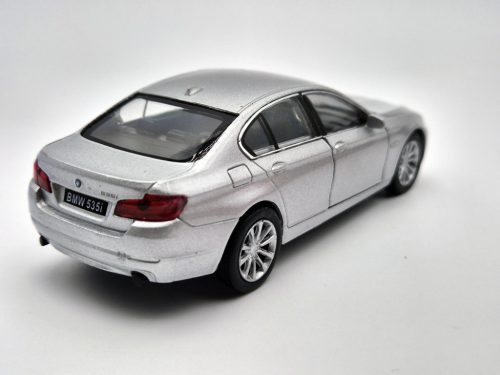 BMW F10 535i - Welly - 1:34 model auto 