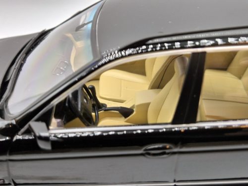 BMW E39 520i touring (1997) - negru - KK Scale - 1:18