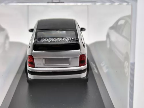 Audi A2 (2000) - argintiu - Maxichamps - 1:43