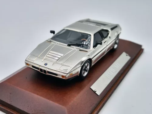 BMW M1 - crom - Edicola - 1:43