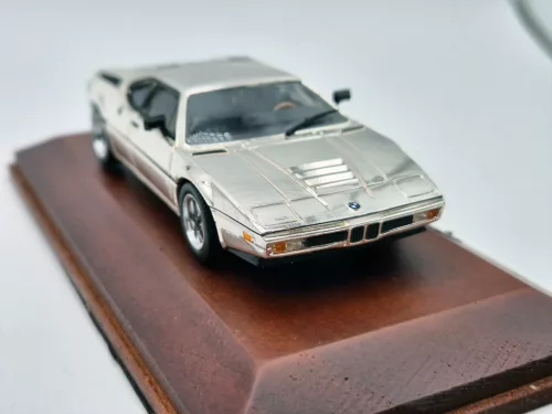 BMW M1 - crom - Edicola - 1:43