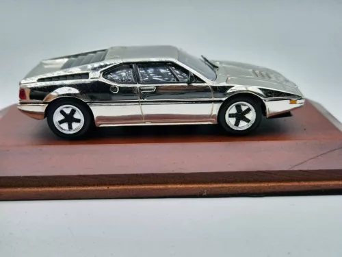 BMW M1 - crom - Edicola - 1:43