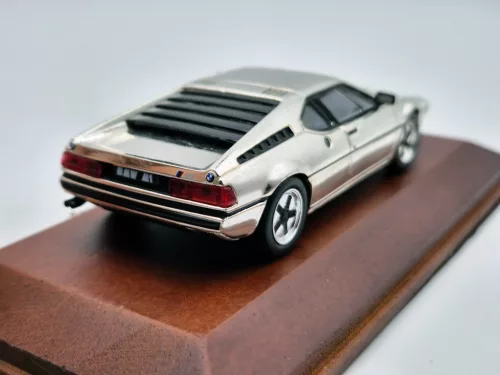 BMW M1 - crom - Edicola - 1:43
