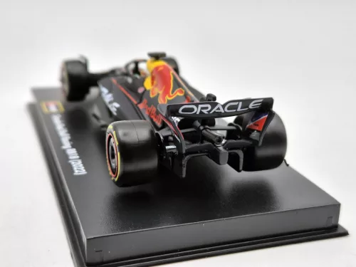 Red Bull F1 RB18 Echipa Oracle #1 (2022) - Max Verstappen - CU PILOT - Bburago - 1:43