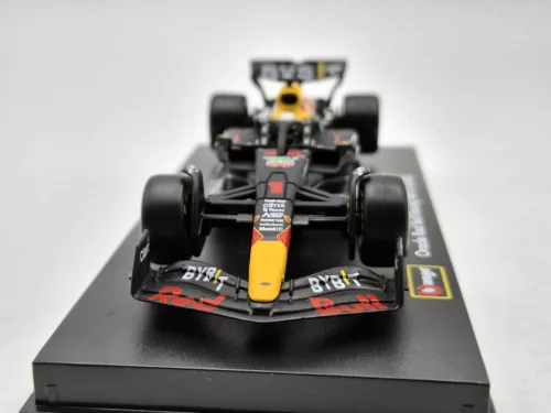 Red Bull F1 RB18 Echipa Oracle #1 (2022) - Max Verstappen - CU PILOT - Bburago - 1:43