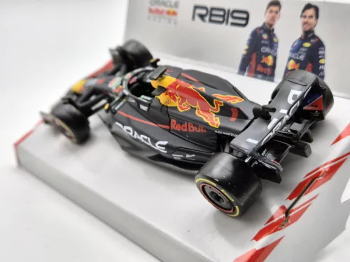 Red Bull RB19 Echipa Oracle F1 #1 (2023) - Max Verstappen - Bburago - 1:43
