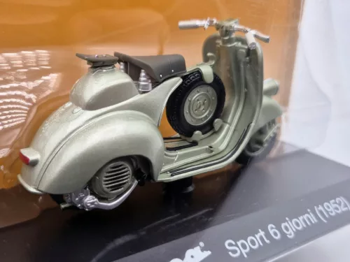 Vespa Sport 6 giorni (1952) - Edicola - 1:18