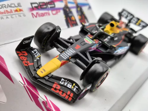 Red Bull RB19 Echipa Oracle F1 #1 (2023) - Miami GP - Max Verstappen - Bburago - 1:43