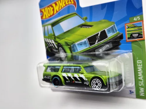 HW Slammed - 4/5 - Volvo 240 Drift Wagon - Hotwheels - 1:64