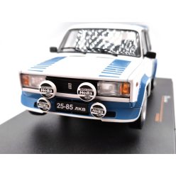Lada 2105 VFTS 1600 R (1983) - Ixo - 1:18