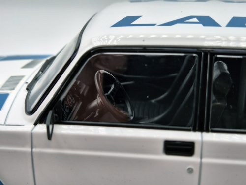 Lada 2105 VFTS 1600 R (1983) - Ixo - 1:18