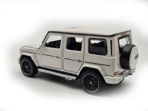 Mercedes Benz AMG G63 - alb - Rastar - 1:32
