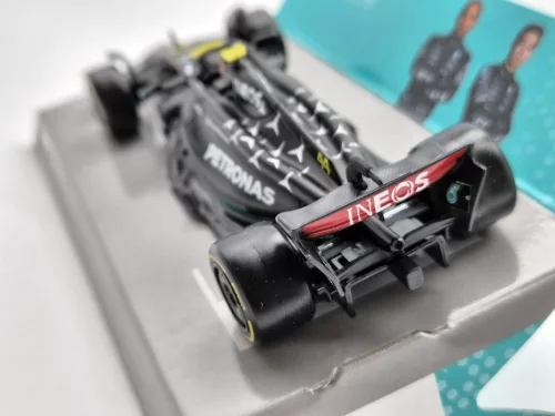 Mercedes-AMG Petronas Echipa W14 F1 #44 (2023) - Lewis Hamilton - BBurago - 1:43