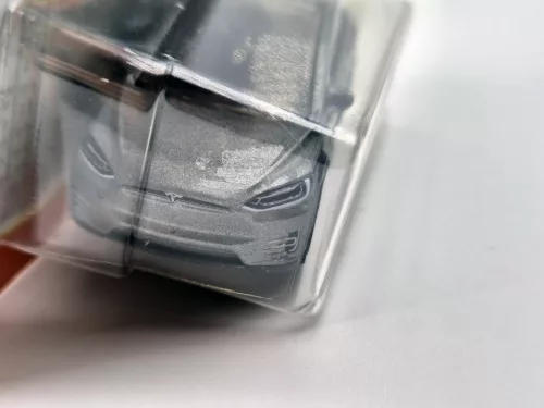 Tesla Model X - 90/100 - blisterează