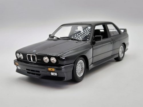 BMW E30 M3 - Minichamps - 1:18 - folosit