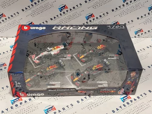 Set Red Bull F1 - 2023 RB19 Max Verstappen - 2023 RB19 Sergio Perez (Miami) - 2022 RB18 Max Verstappen - 2021 RB16B Max Verstappen (Turkish GP) - Bburago -1:43