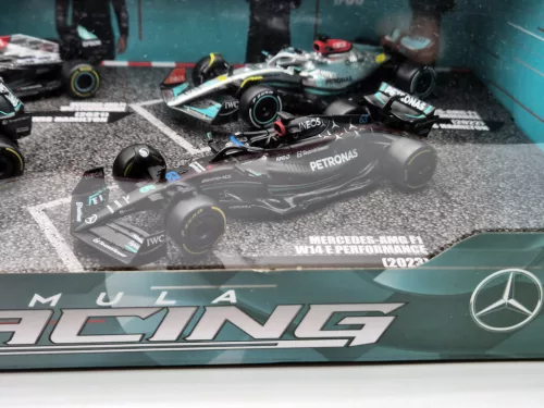 Set Mercedes GP F1 - 2023 W14 Lewis Hamilton - 2023 W14 George Russell - 2022 W13 Lewis Hamilton - 2021 W12 Lewis Hamilton - Bburago - 1:43