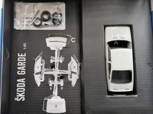 Skoda Garde (1982) - Abrex - 1:43 - kit de asamblare
