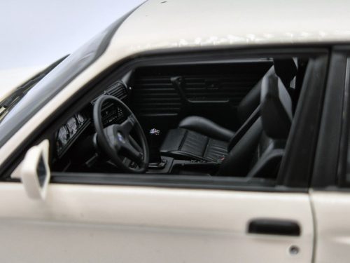 BMW E30 M3 (1987) - alb - Minichamps - 1:18