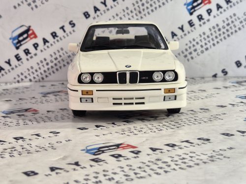BMW E30 M3 (1987) - alb - Minichamps - 1:18