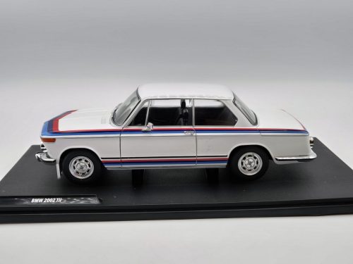 BMW 2002tii turbo (1971) - Solido - 1:18