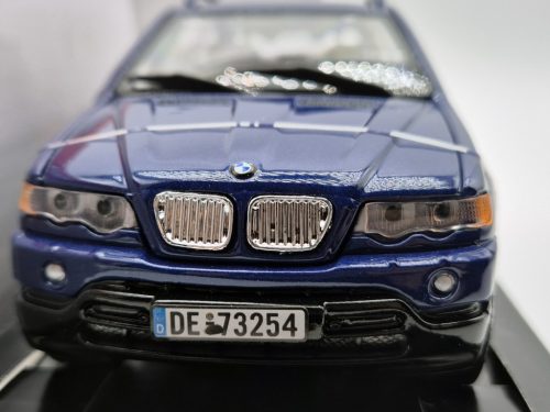 BMW X5 E53 - Motormax - 1:24