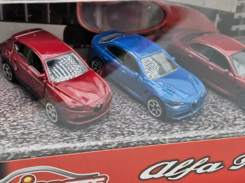 Set Alfa Romeo (5 buc) - 4C Spider - Giulia Quadrifoglio - Tonale - Majorette - 1:64