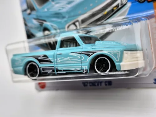 Hot Wheels Chevy C10 (1967) - HW Hot Trucks 2/10 - 21/250 - Hot Wheels - 1:64