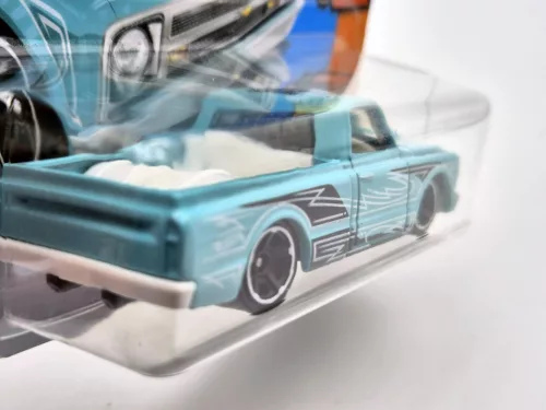 Hot Wheels Chevy C10 (1967) - HW Hot Trucks 2/10 - 21/250 - Hot Wheels - 1:64