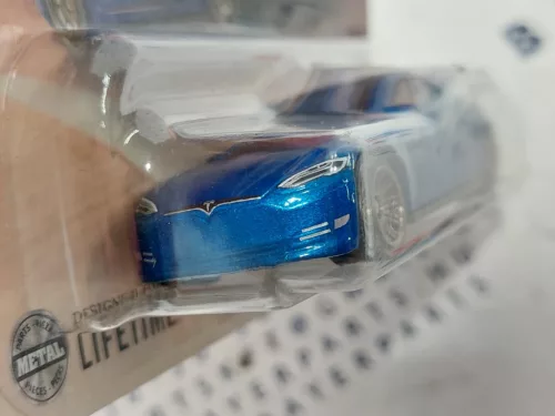 Tesla Model S - 42/125 - blister - Matchbox - 1:64