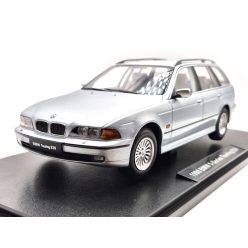BMW E39 Touring (1998) - argintiu - Triple9 - 1:18