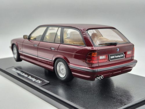 BMW E34 Touring (1996) - bordo - Triple9 - 1:18