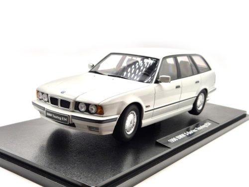 BMW E34 Touring (1996) - alb - Triple9 - 1:18