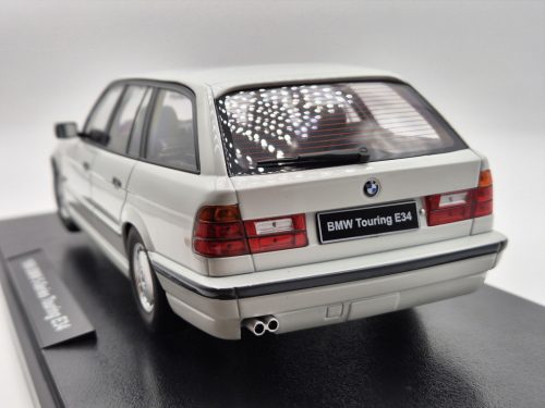 BMW E34 Touring (1996) - alb - Triple9 - 1:18