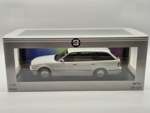 BMW E34 Touring (1996) - alb - Triple9 - 1:18