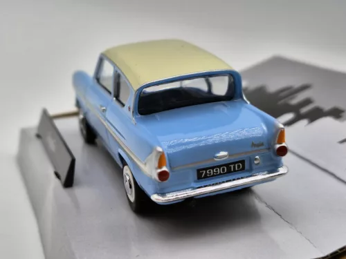 Ford Anglia Anglia - Harry Potter - Cararama - 1:43