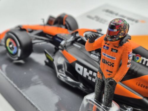 McLaren MCL38 F1 #81 (2024) - Oscar Piastri - CU PILOT SEPARAT - Bburago - 1:24