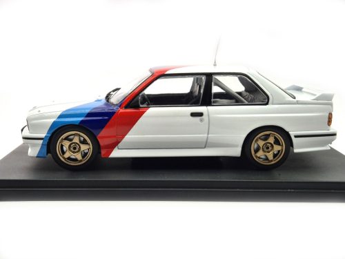 BMW E30 M3 (1989) - Whitebox - 1:24