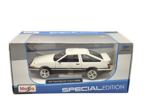 Toyota Sprinter Trueno AE86 - Maisto - 1:24